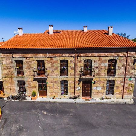 Posada Real Del Buen Camino Villanueva de Campean Bagian luar foto